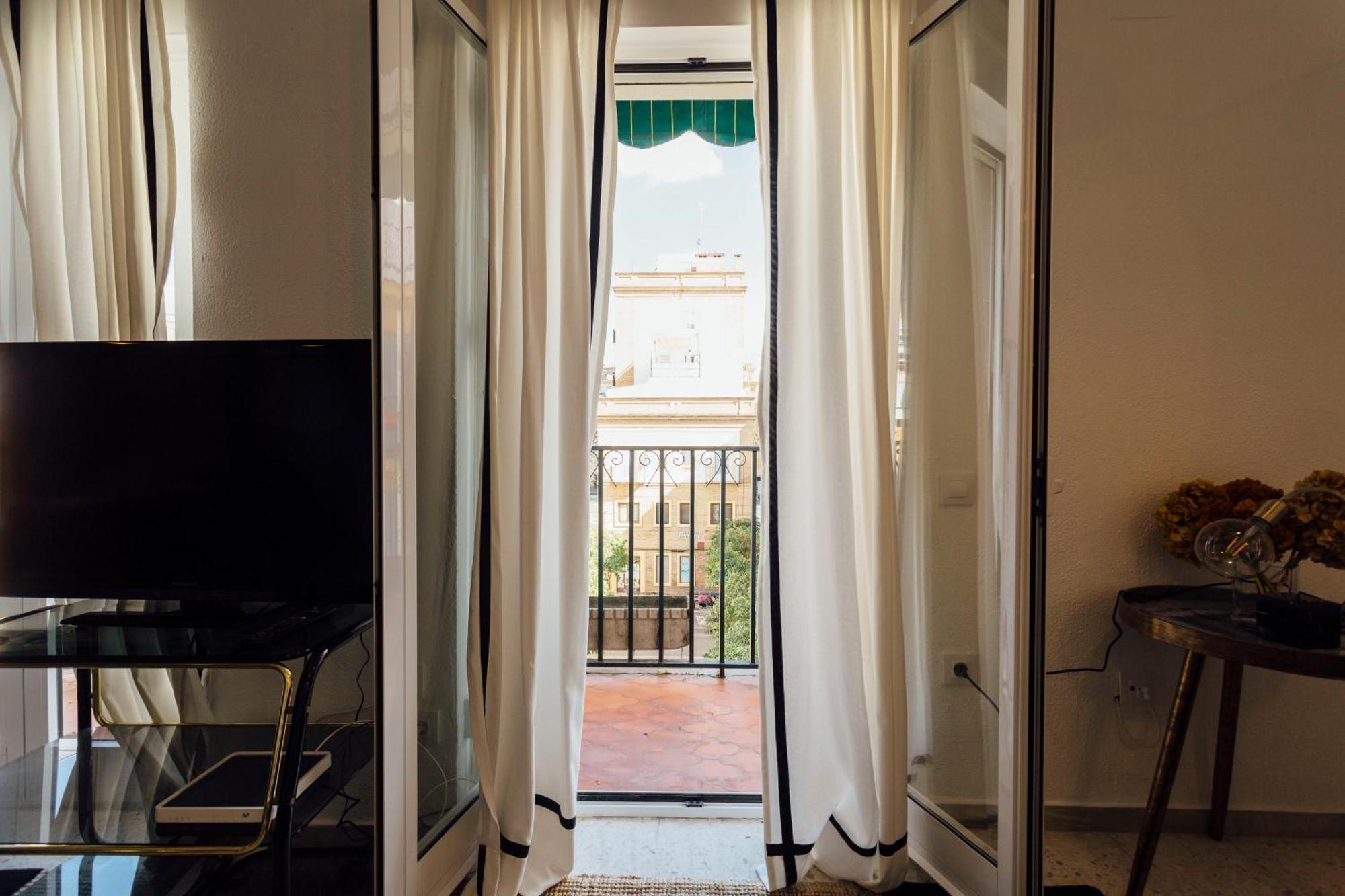 Stunning And Colorful- 4bd 2bth- Santa Cruz * Sevilla