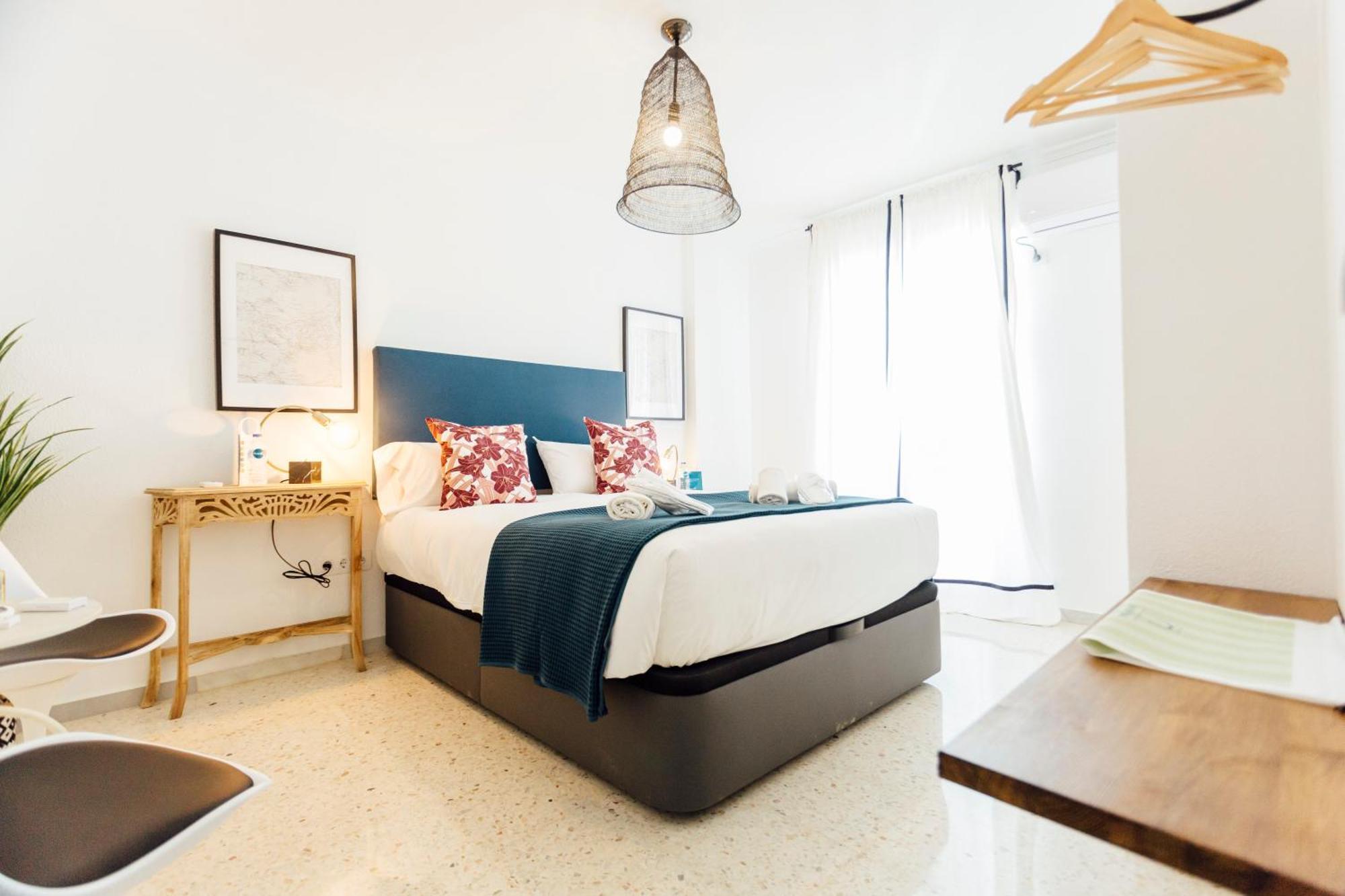 Stunning And Colorful- 4bd 2bth- Santa Cruz Apartment Sevilla