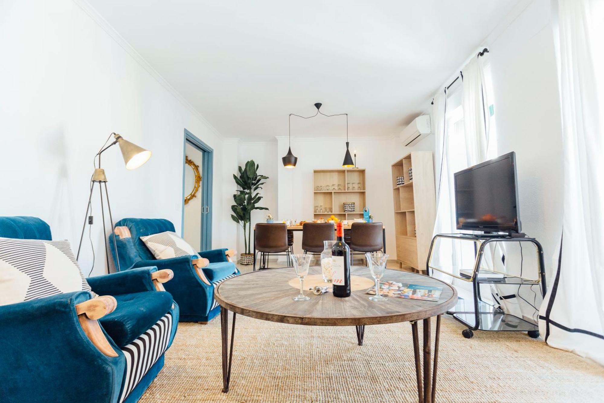 Stunning And Colorful- 4bd 2bth- Santa Cruz * Sevilla