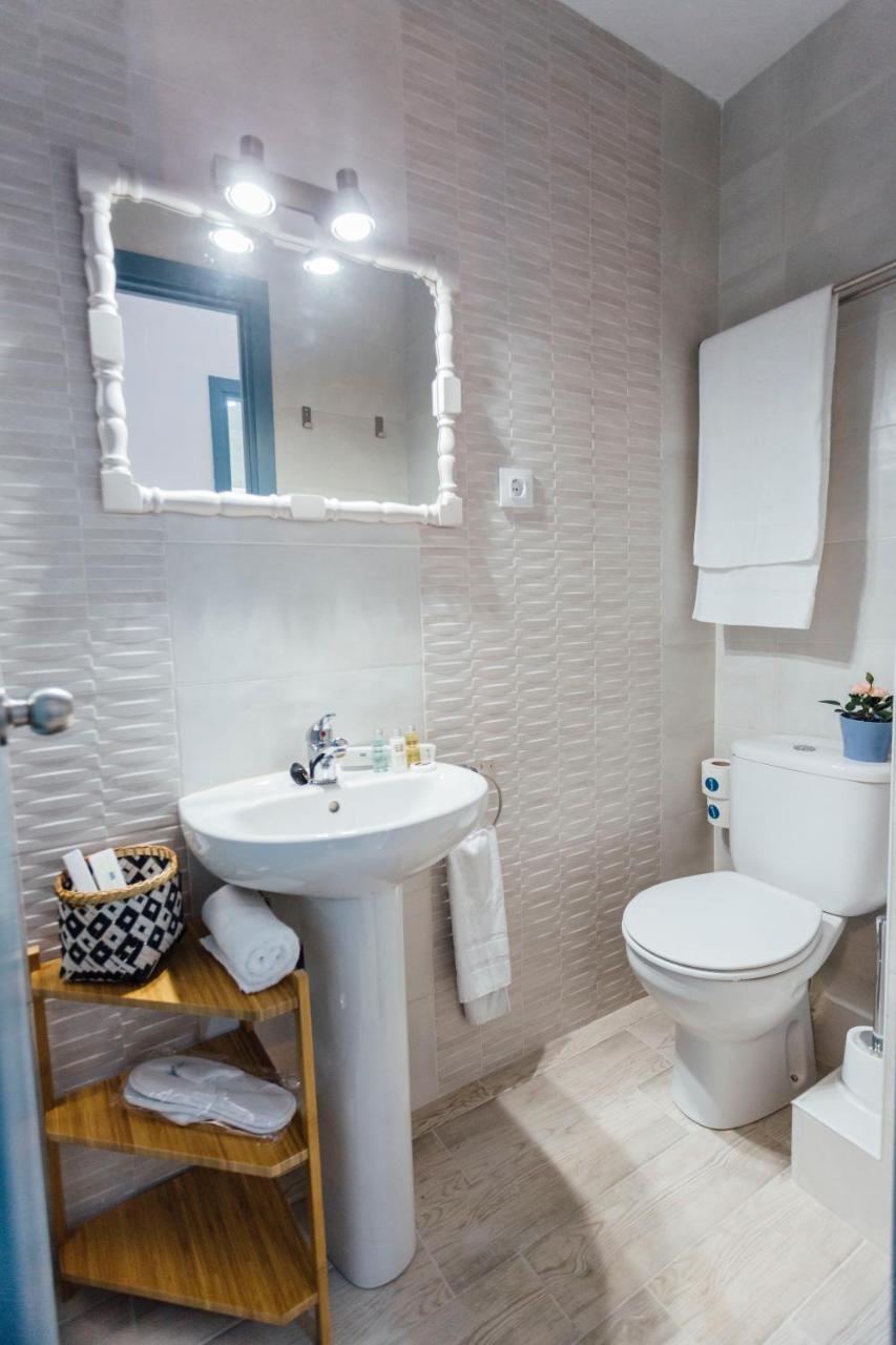 Stunning And Colorful- 4bd 2bth- Santa Cruz Sevilla