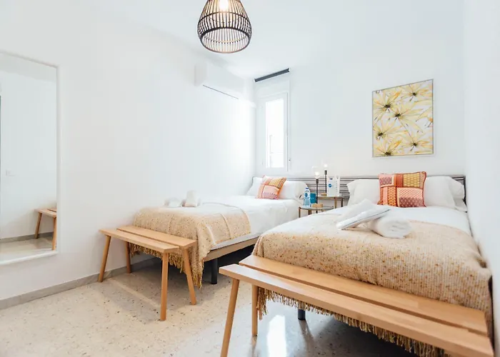 Stunning And Colorful- 4Bd 2Bth- Santa Cruz